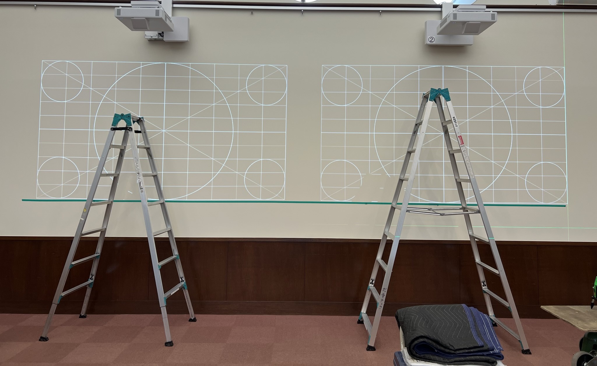 超短焦点プロジェクターの設置・画面調整